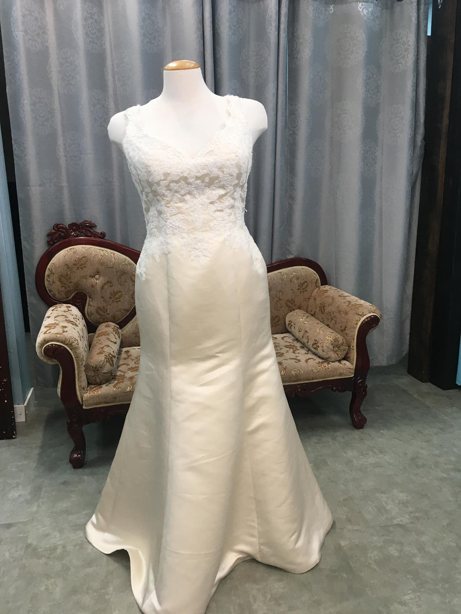 white dress suits for ladies Women bridal suit 4 US / Off White main image 1