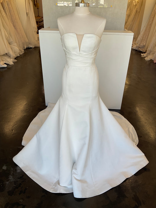 Alyne Bridal Holmes