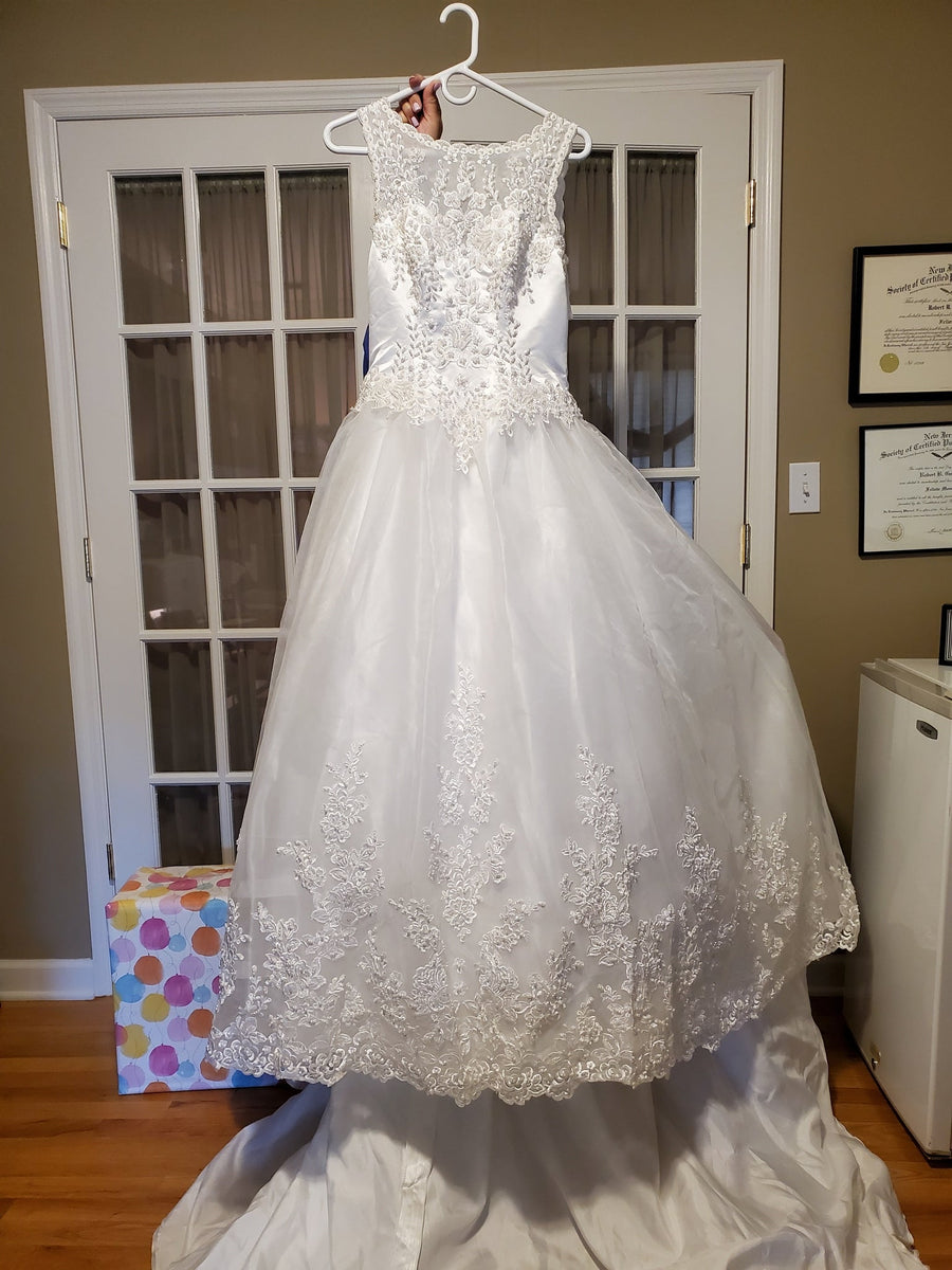 Ginza Collection Sleeveless Floral Lace Ball Gown Wedding