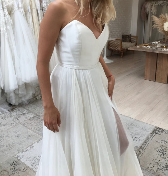 Leanne Marshall Aura