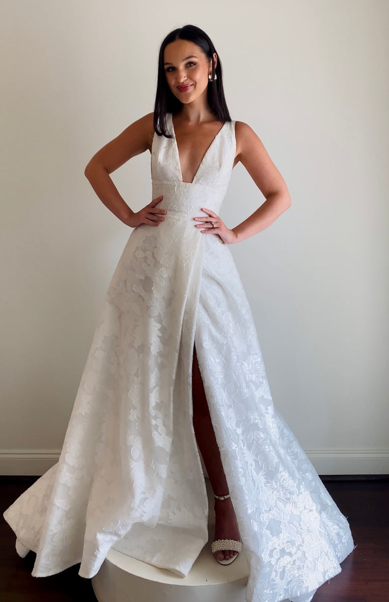 MONIQUE LHUILLIER ブラックドレス Embroidered Column Gown with Train – Monique Lhuillier