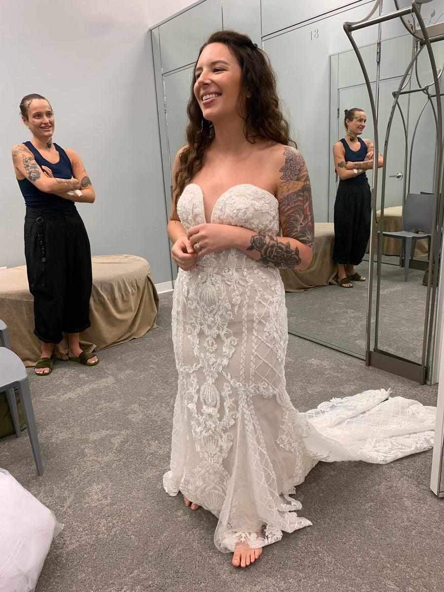 Oleg Cassini CWG878 – Nearly Newlywed