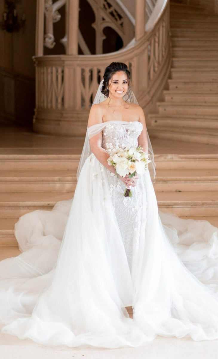 pallas couture mini dress And we're back The Pallas Couture PEYTON Mini on dream girl @alejandracata. #pallascouture #pallasbride #newyorkcity #newyork #nyctrunkshow #nycbride #weddingdress #weddinggown #bridalgown