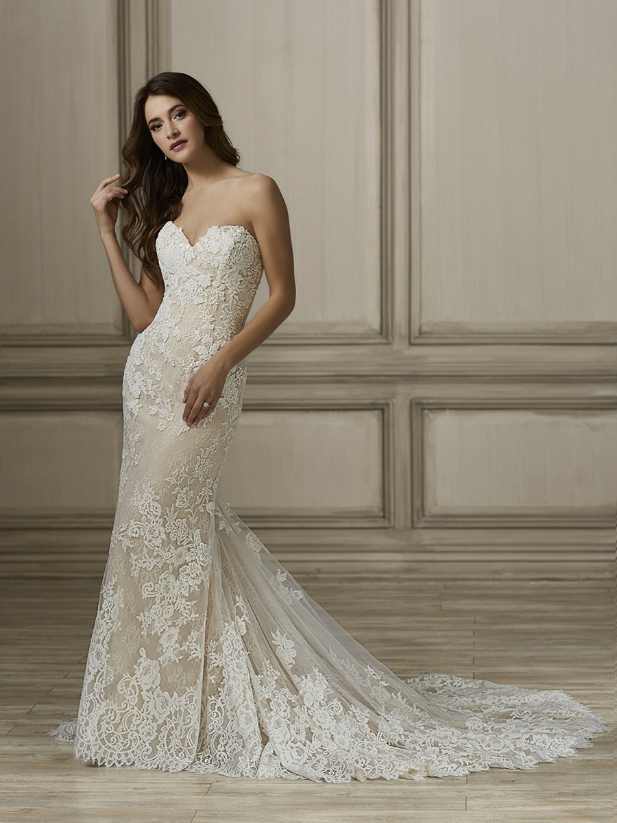 Adrianna Papell Hayden PreOwnedWeddingDresses