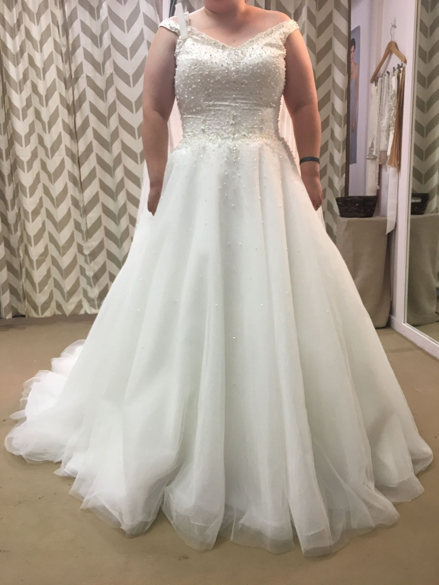 Elsa wedding dress alfred angelo sale