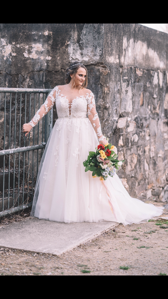 Amare Couture C134/ Gabriela