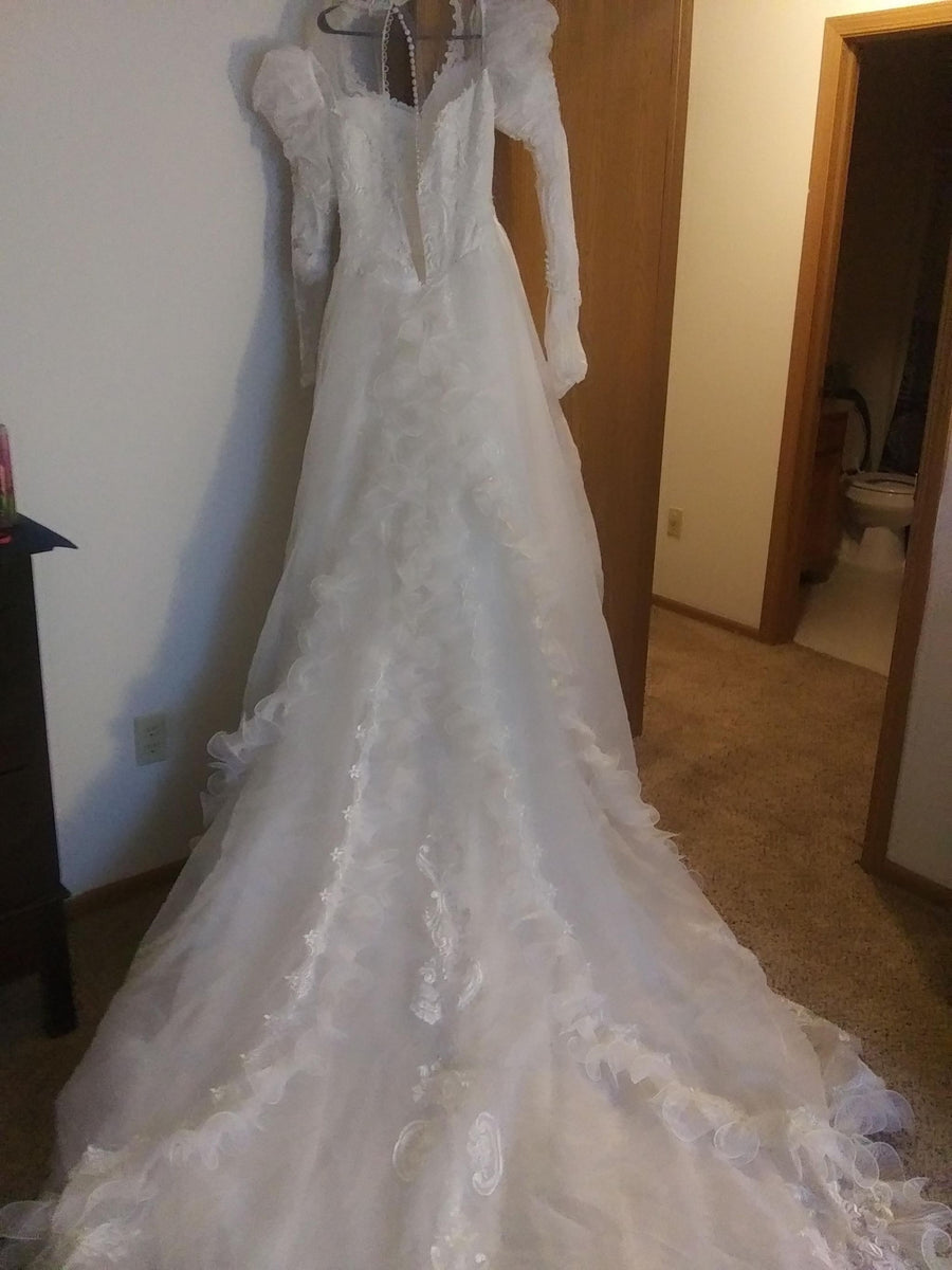 Bonny Bridal Unforgettable 1827 Used Wedding Dress Save 62% - Stillwhite