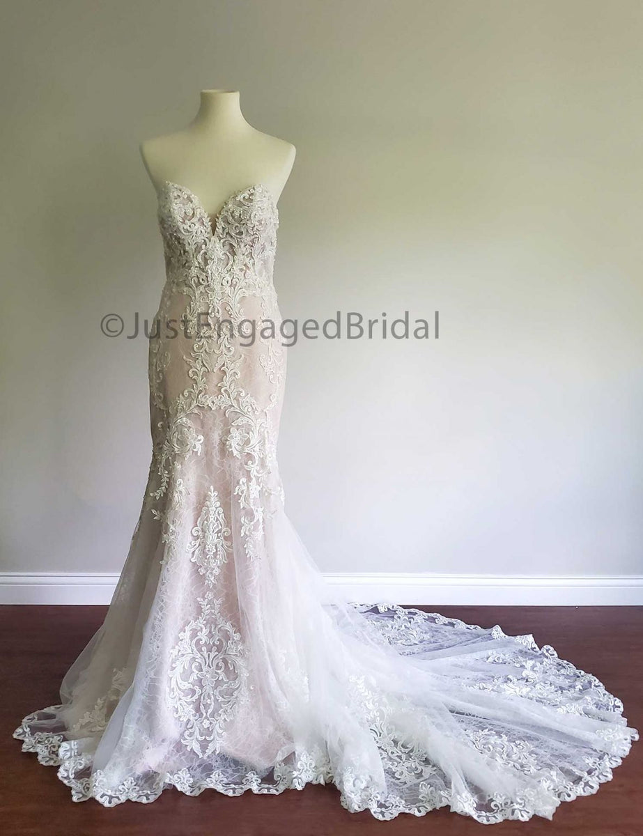 Essense of Australia D2451 – PreOwnedWeddingDresses