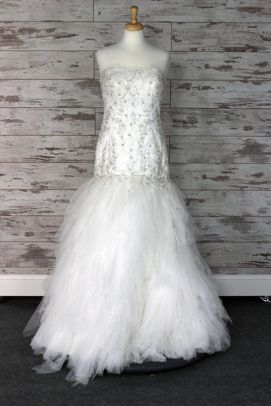 Essense of Australia Essense of Australia Fit -And- Flare Wedding Dress