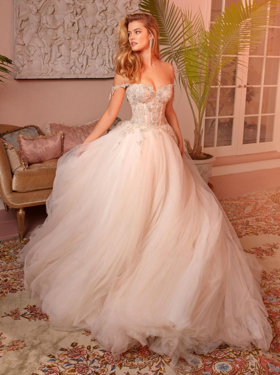 http://preownedweddingdresses.com/cdn/shop/products/galia-lahav-ball-gown-mia-custom--gia-veil-blush--ivory-2018-632120120e064_2238739a-5fad-4b7c-be88-2cd7e9cce249_1200x1200.jpg?v=1695967303