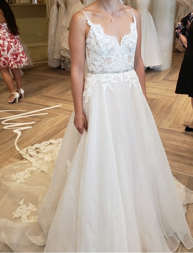 Lazaro Vanessa PreOwnedWeddingDresses