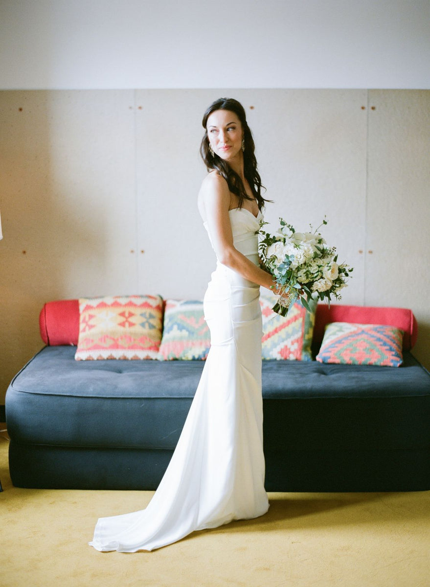 Nicole Miller Camilla Strapless Wedding Dress – Nearly Newlywed