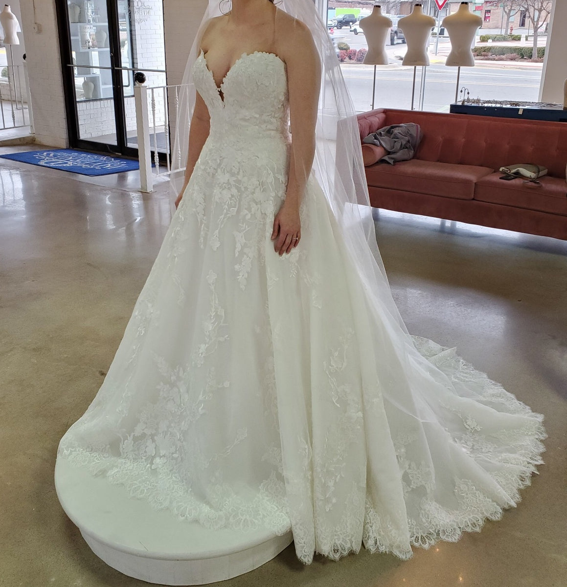 Pronovias Elcira PreOwnedWeddingDresses