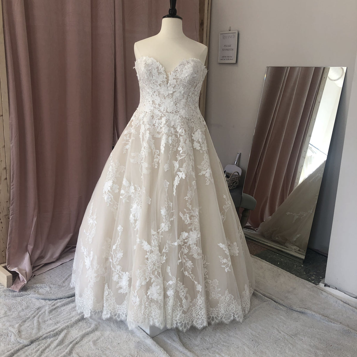 Pronovias Elcira – Nearly Newlywed Pronovias Elcira – Nearly Newlywed