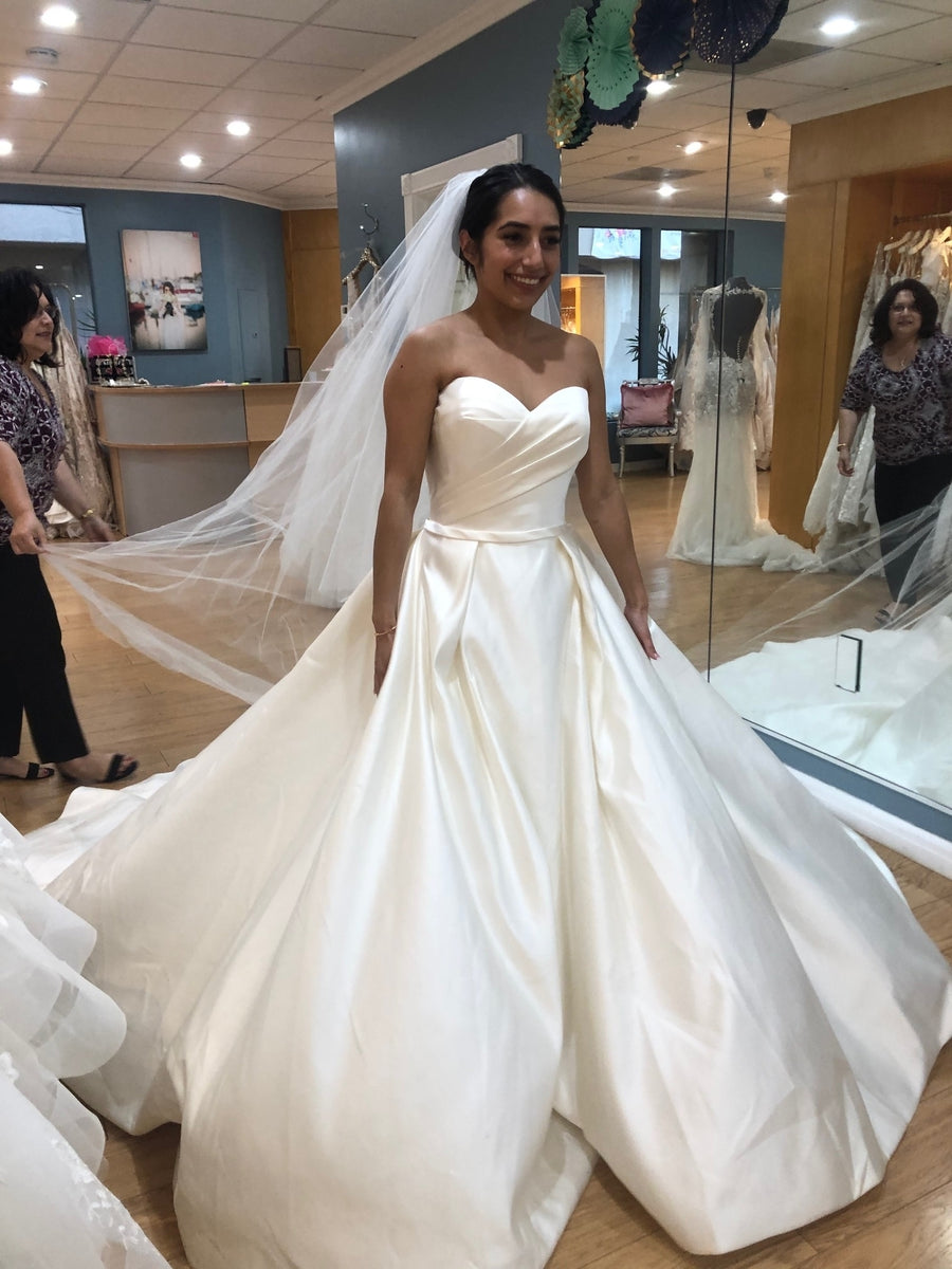 Pronovias Ixion – Nearly Newlywed