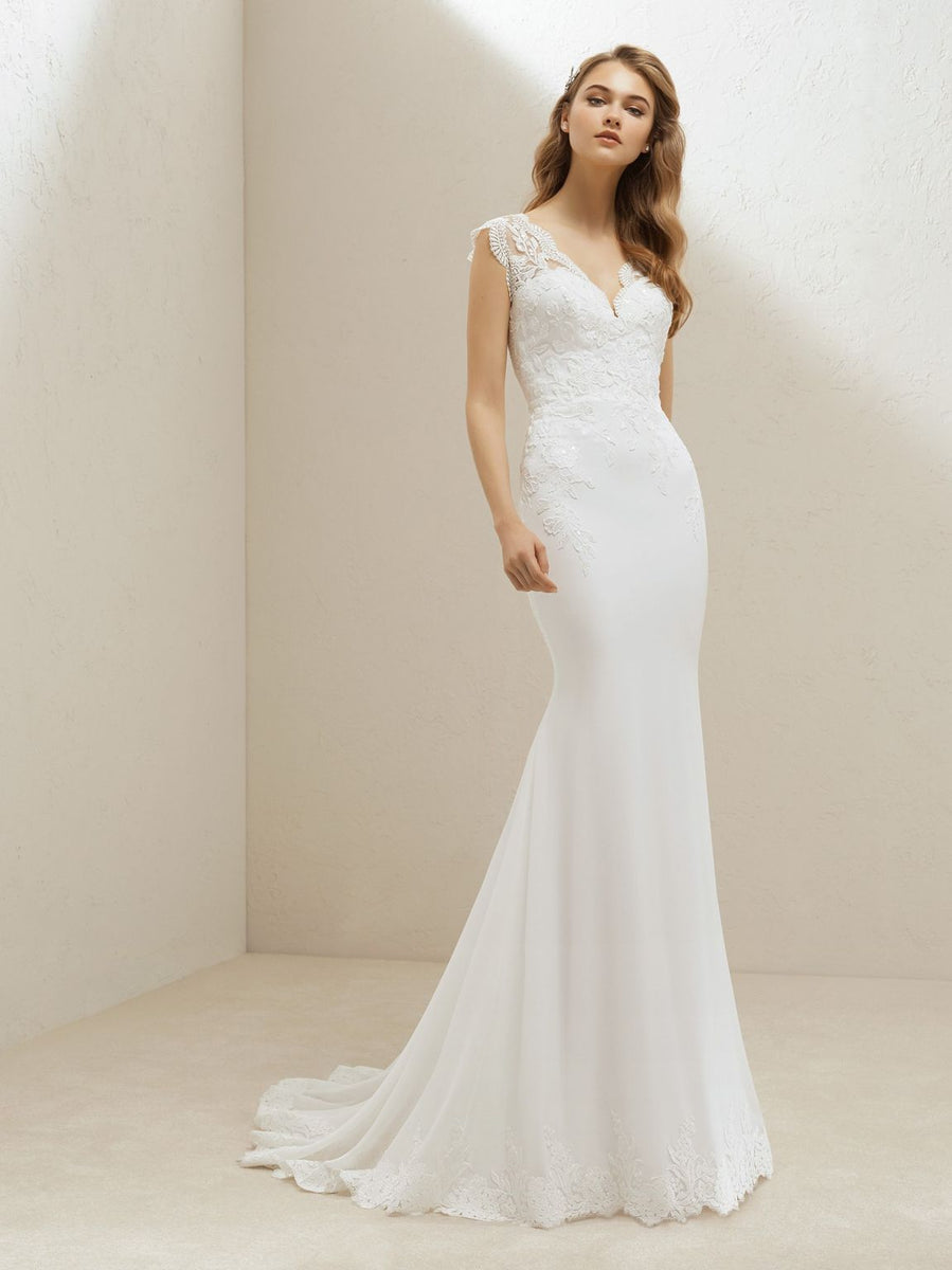 珍しい pronovias-fit-and-flare-viena- スーツ・フォーマル・ドレス