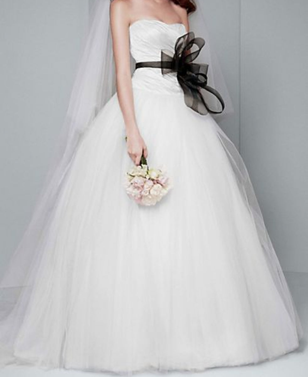 Vera Wang White VW351007 – PreOwnedWeddingDresses