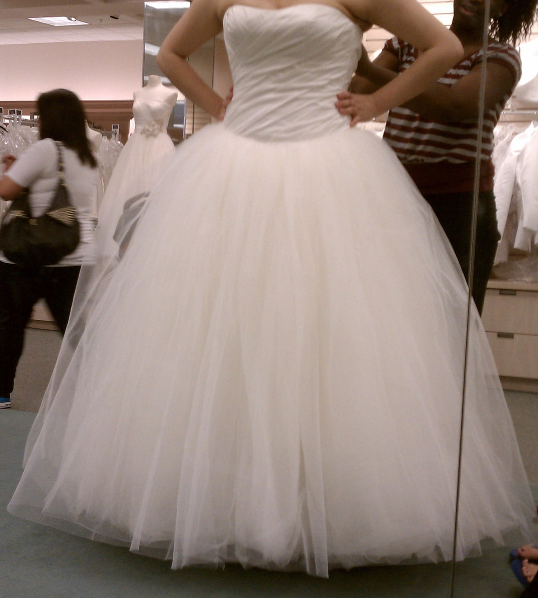 Vera Wang White VW351007 – Nearly Newlywed