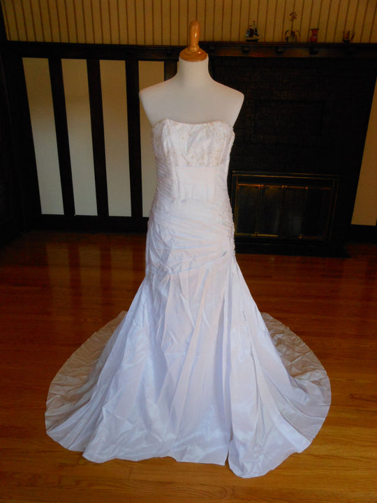 Abbey Brides 5789L