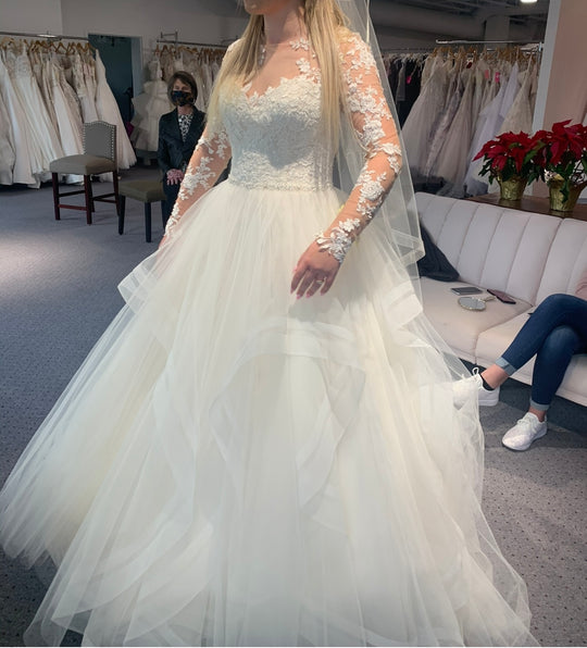 Adrianna Papell Illusion Long Sleeve and matching horsehair veil