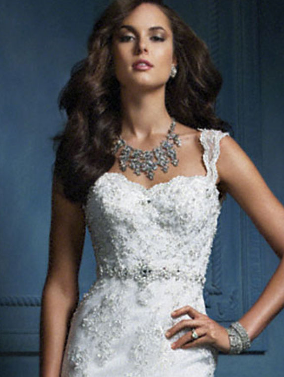 Alfred Angelo Modern Vintage – Nearly Newlywed Alfred Angelo Modern Vintage – Nearly Newlywed