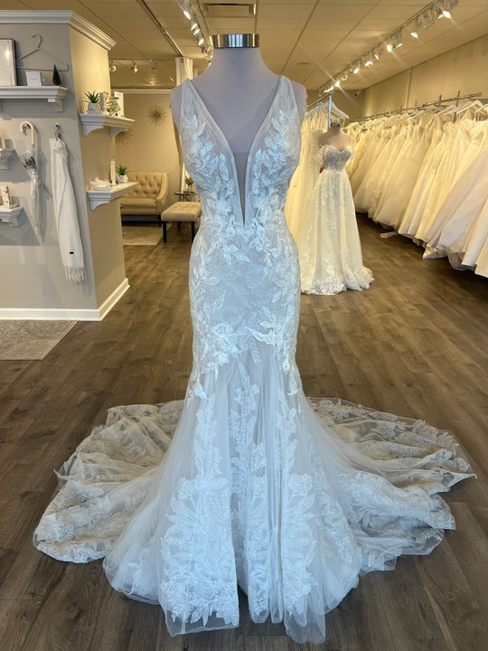 All Who Wander Leyla