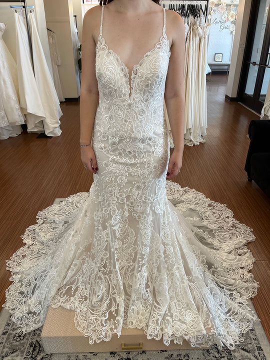 Allure Bridals 9760