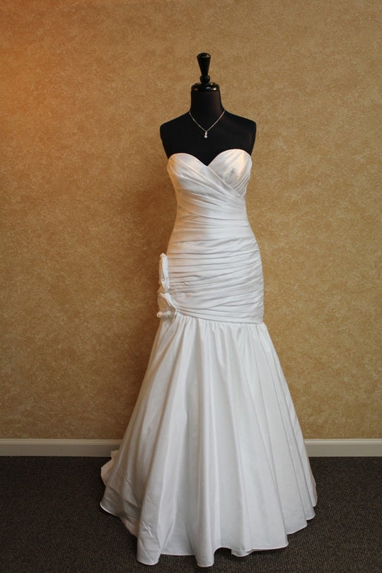 Allure Bridals Romance 2503