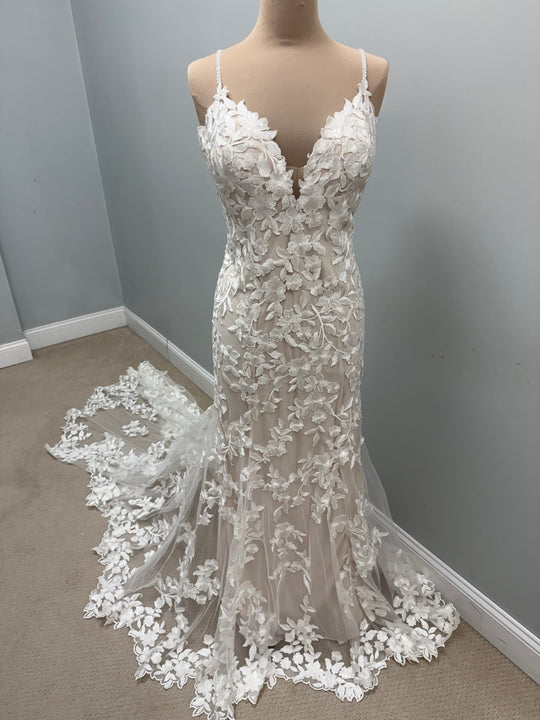 Allure Bridals 9716