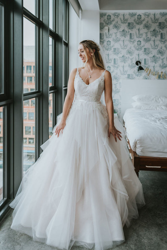 Alvina Valenta 9605