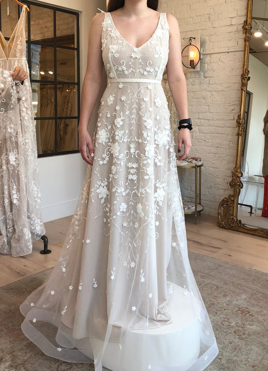 Anna Campbell Amelie