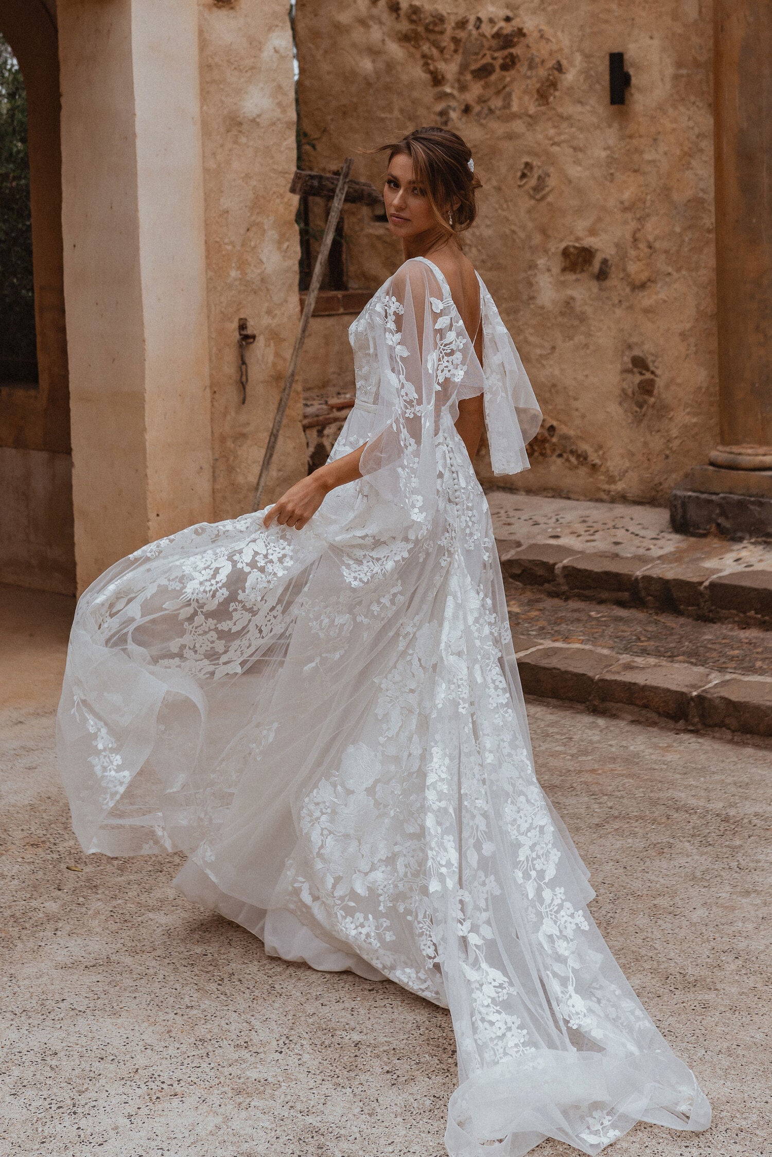Anna Campbell Hazel (with sleeves) – Nearly Newlywed