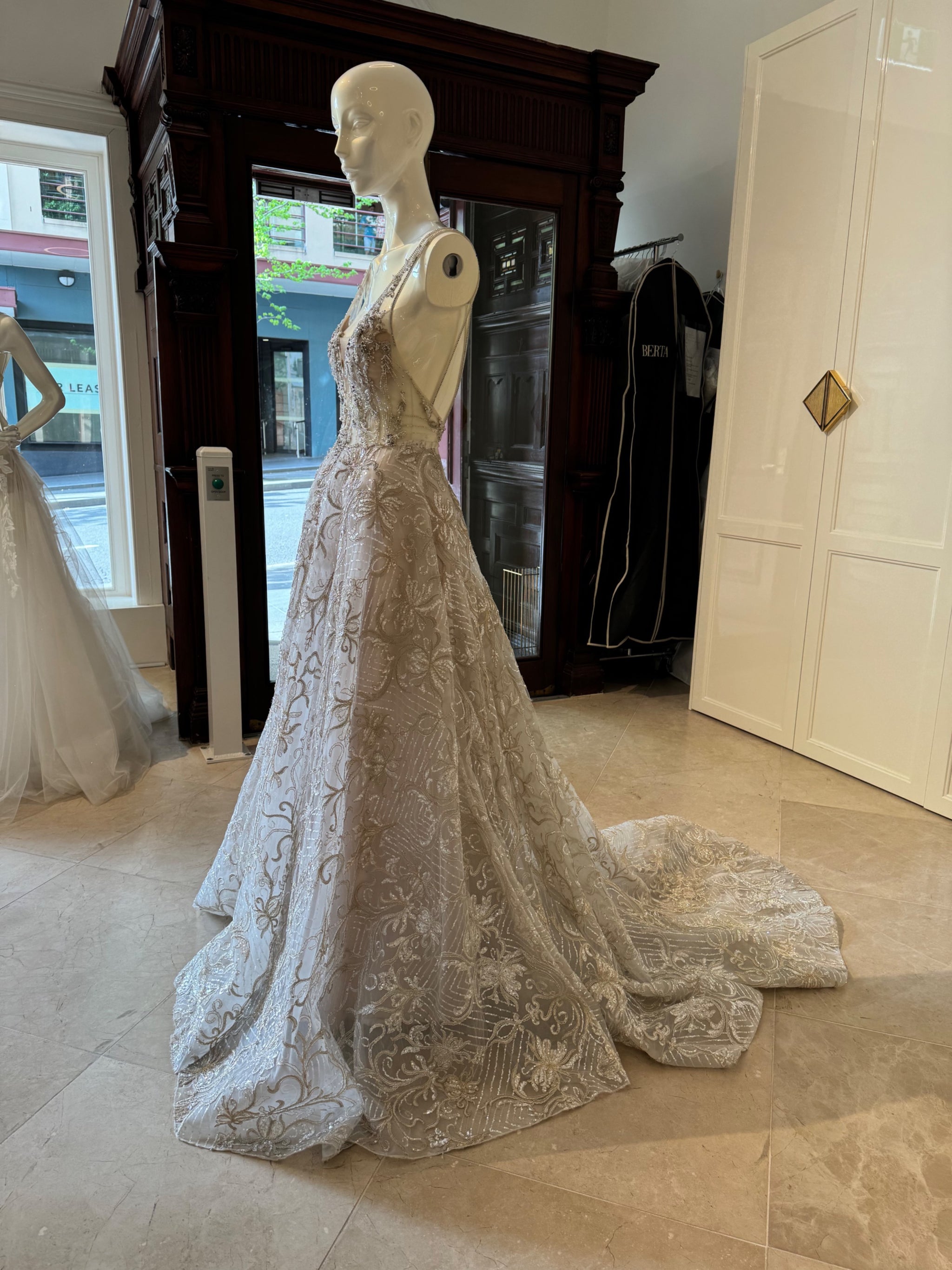 green emerald velvet dress Berta 19-22 Miami – Nearly Newlywed