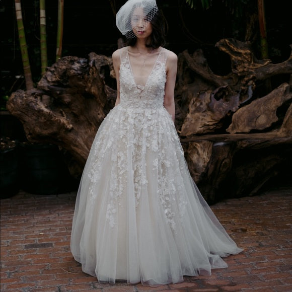 BHLDN Ariane Etoile Wedding Gown – Nearly Newlywed