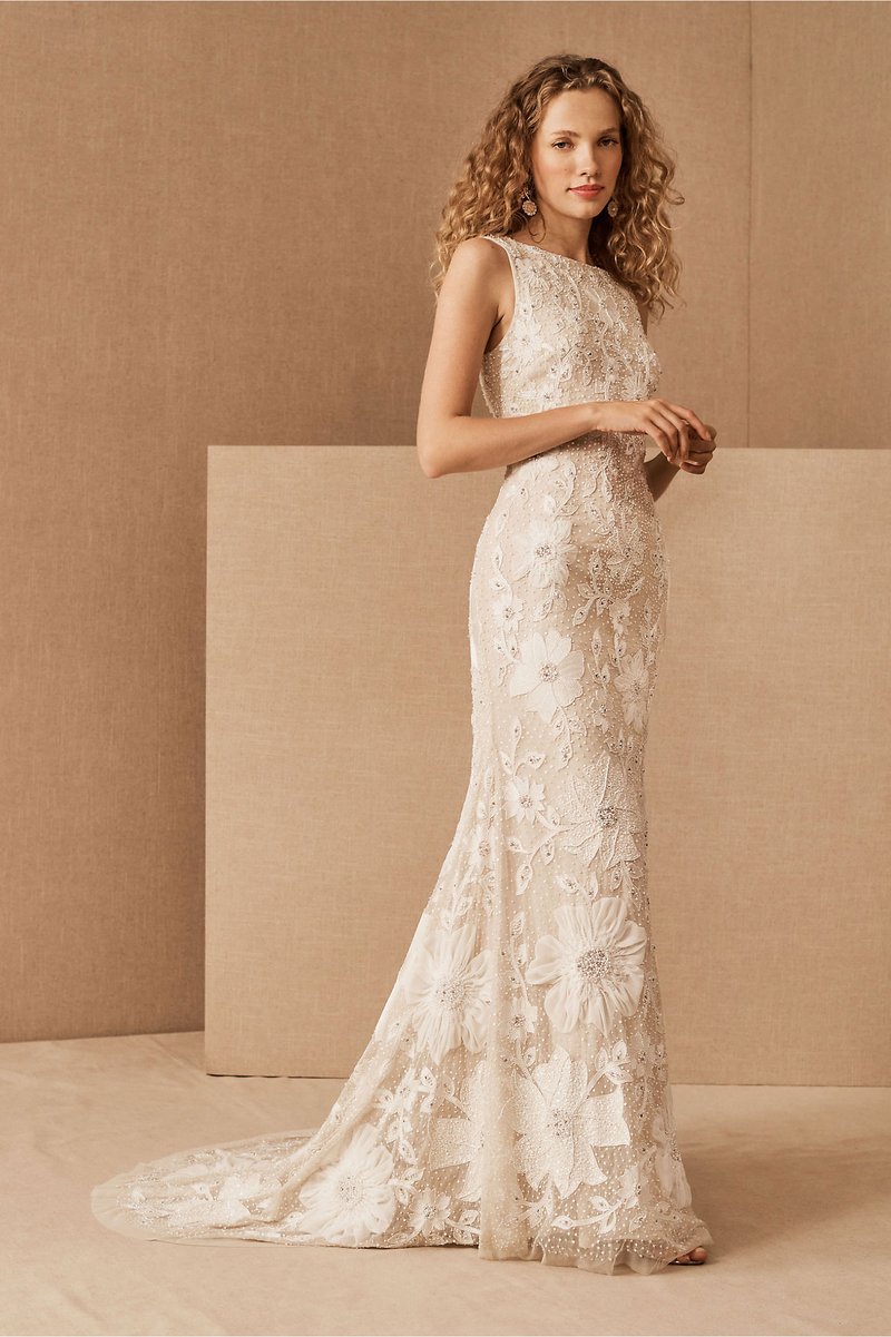 beige lace dress Hollow round neck loose casual mid-length sleeve 2024 Prom-1 MODEL INFO Model is Patriotic, Pageant Dress, RWB SIZE:Size 9.5