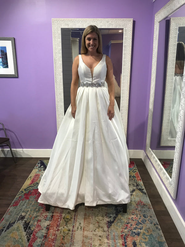 Calla Blanche 16127 Paulette – Nearly Newlywed