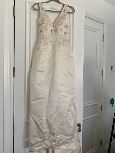 Carmela Sutera Sleeveless, V neck, open back