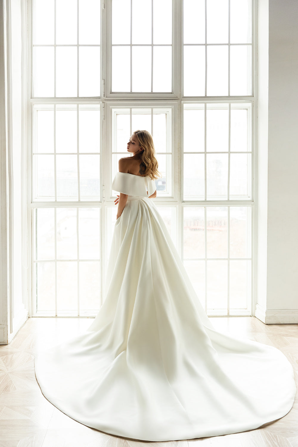EVA LENDEL Jess ウエディングドレス　size34 Low back wedding dress «Jess» with bow | WONA
