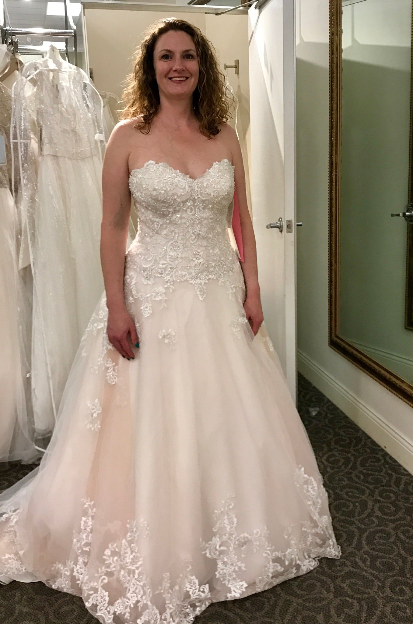David's Bridal アメリカ製ウェディングドレス US ベール付き Matte Satin Off-the-Shoulder Mermaid Wedding Dress | David's