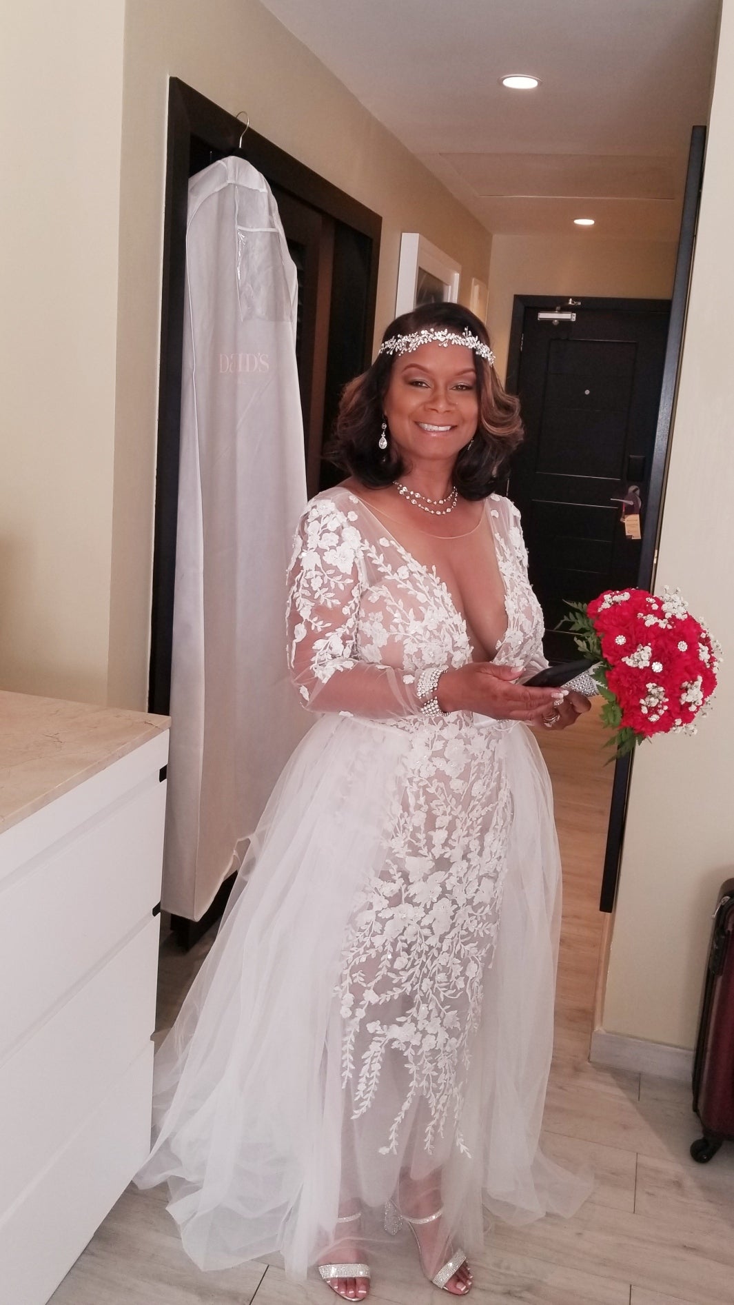 David's Bridal 新品 ウエディングドレス サイズ0 Floral Bead Tall Wedding Dress with Metallic Tulle | David's Bridal