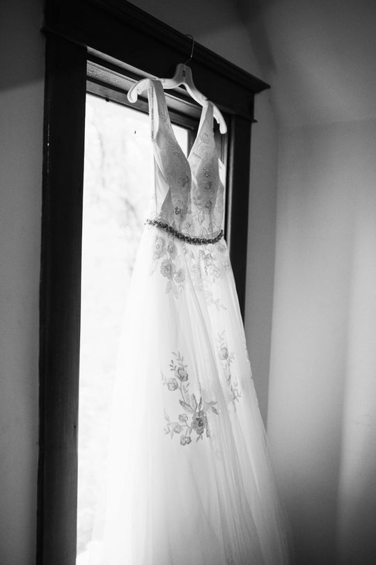 David's Bridal WG3877 Mikado and Tulle Petite Ball Gown Wedding Dress. Size 4