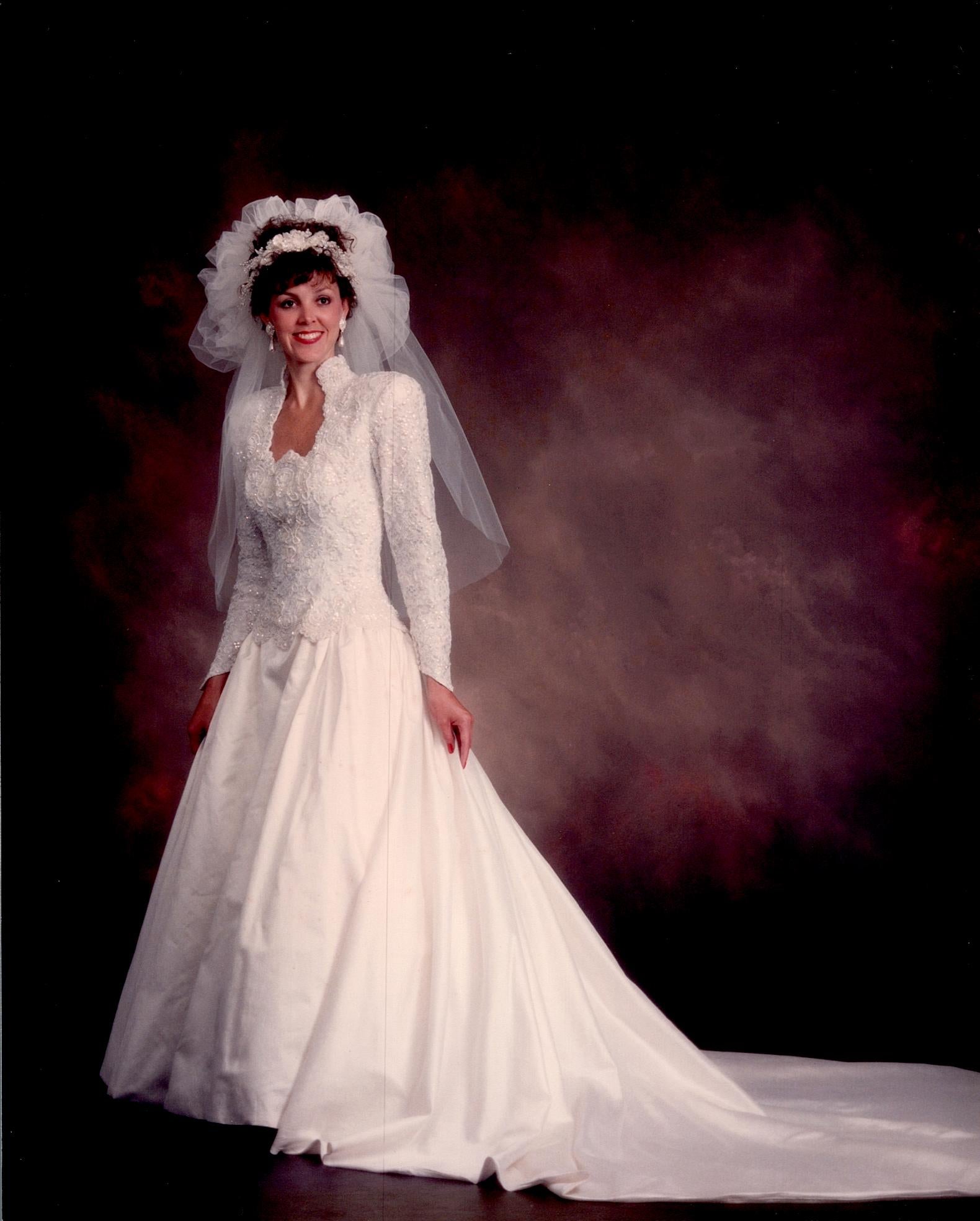 Demetrios Classic/Traditional – Nearly Newlywed