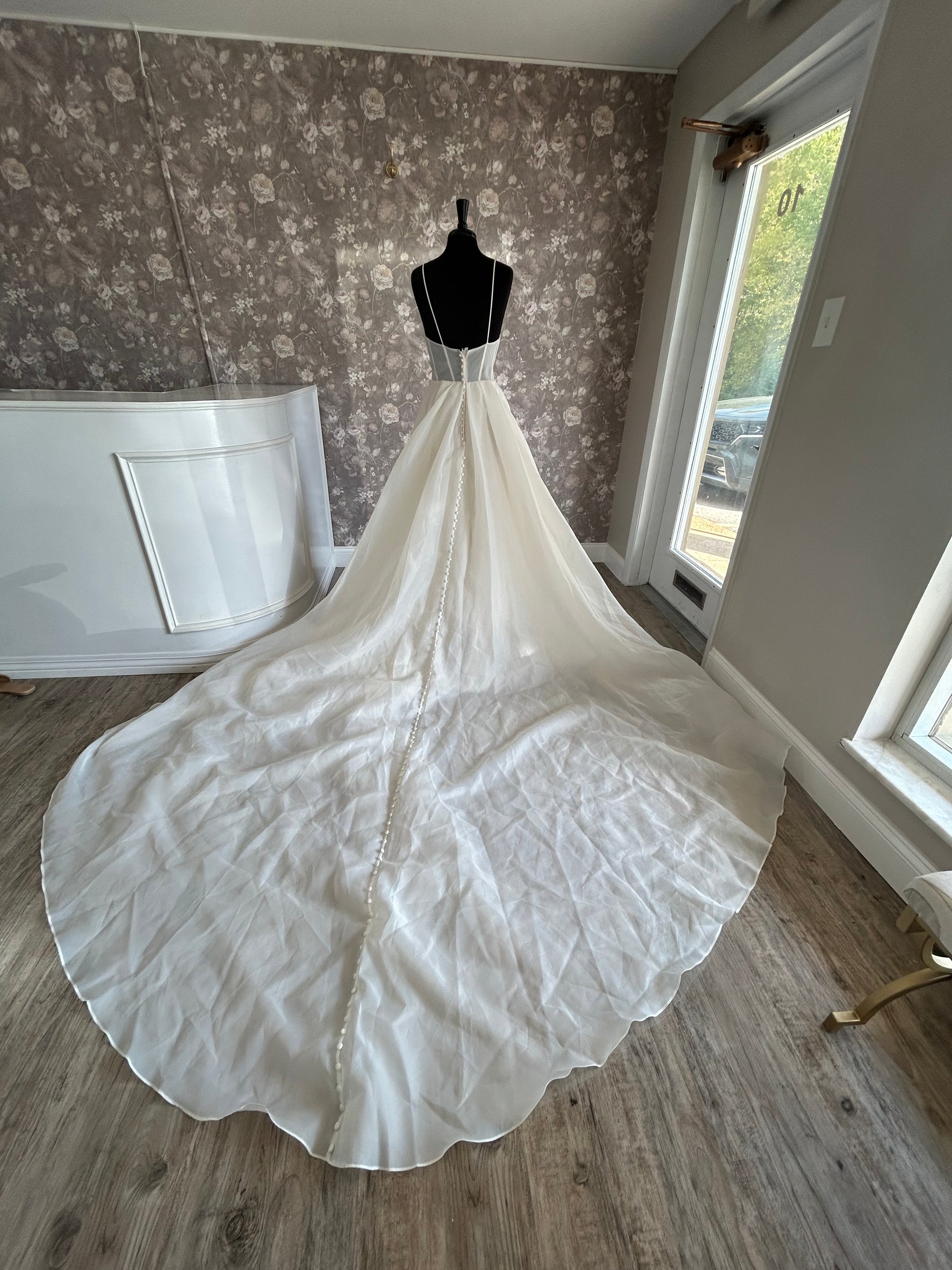 Eddy K EK1619 Chrissy – Nearly Newlywed
