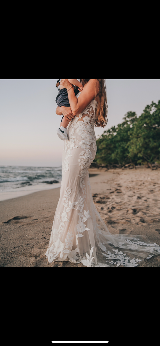 Enzoani Pen•Liv Amor