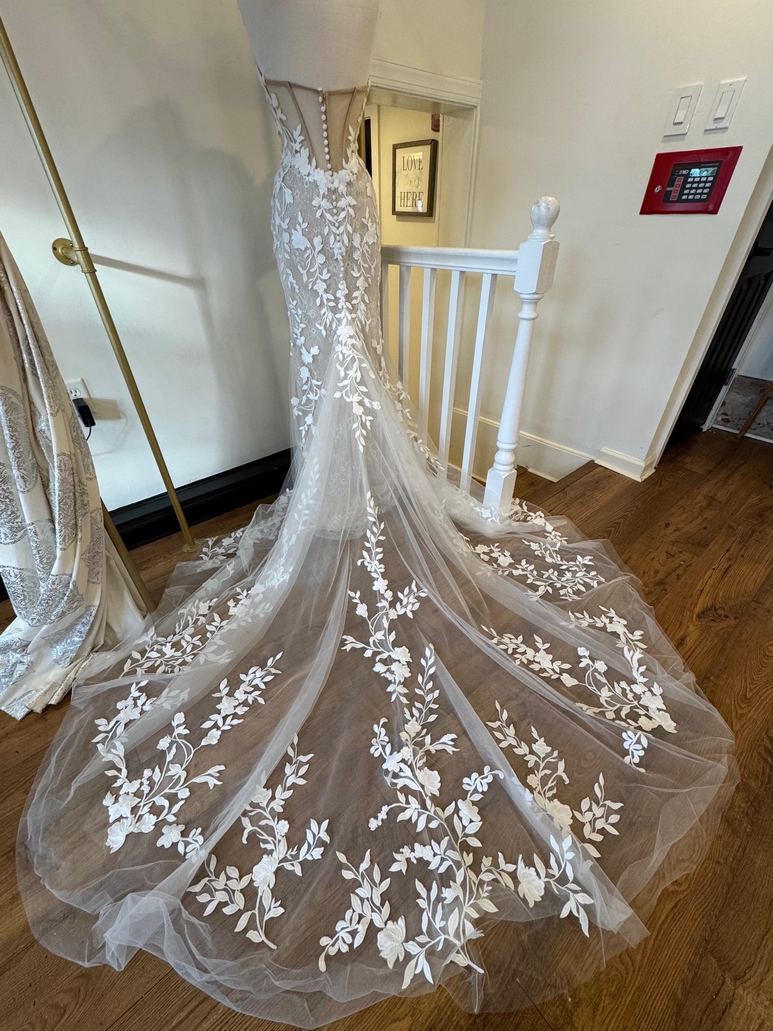 Enzoani Paloma  Nearly Newlywed