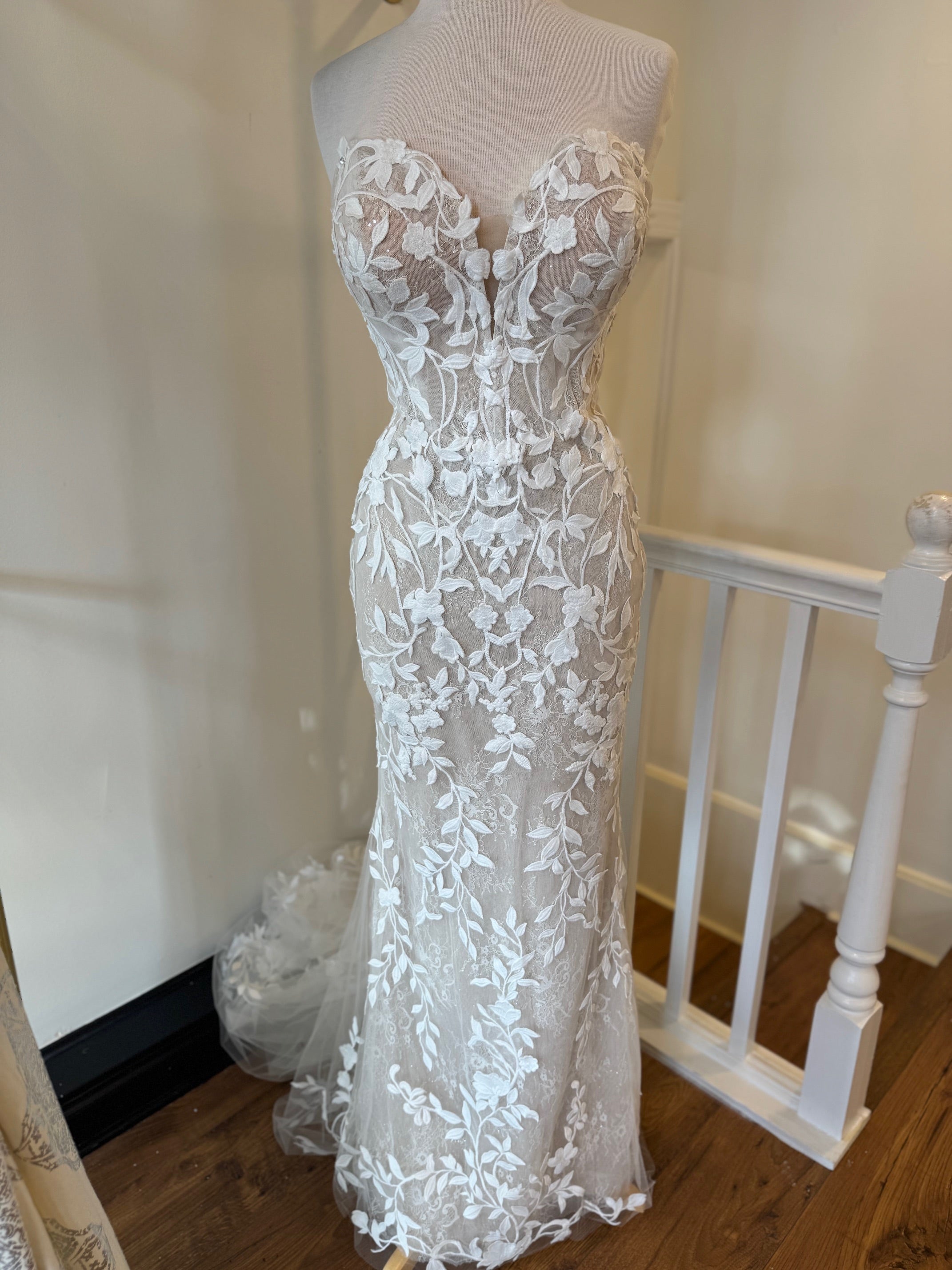 Enzoani Paloma – Nearly Newlywed