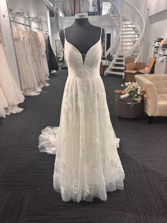 Essense of Australia D2810