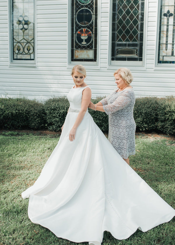 Essense of Australia D2485 – Nearly Newlywed