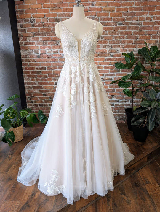 Essense of Australia D2748