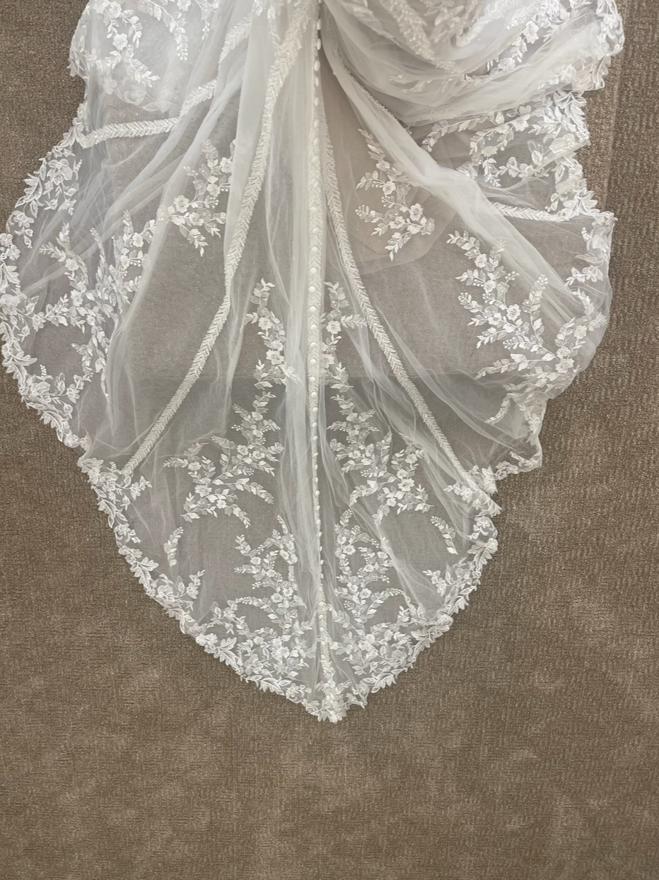 Essense of Australia D3838 – Nearly Newlywed